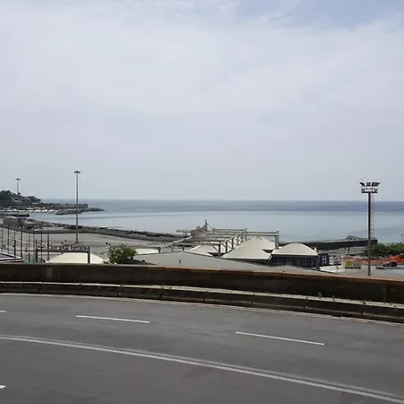 Oda ve Kahvaltı Fiera Del Mare Cenova